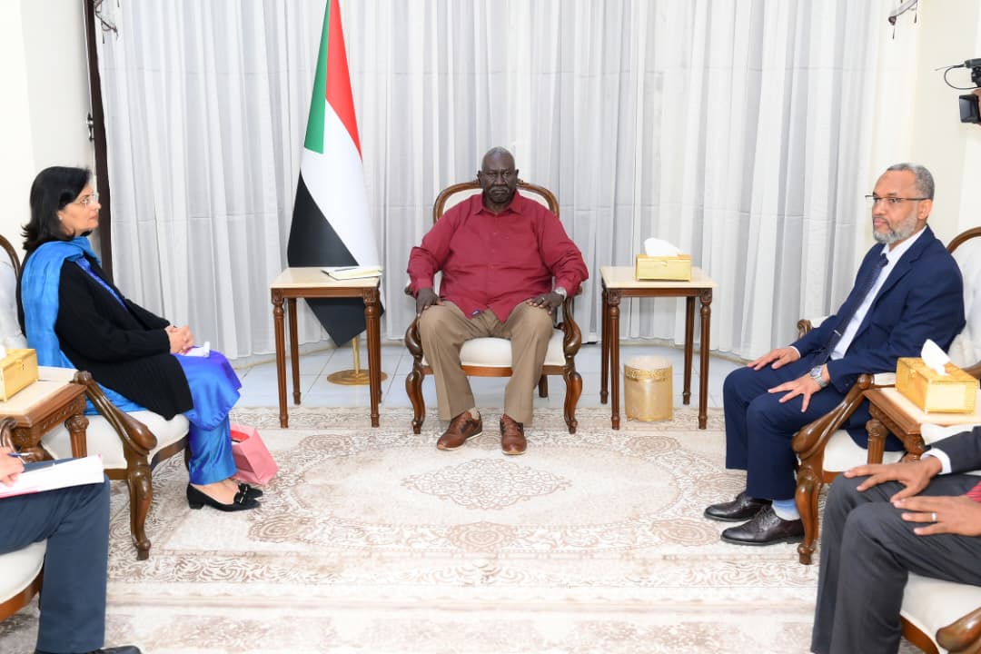 عقار يعلن دعم الحكومة لمنظمات التحصين الدولي في السودان